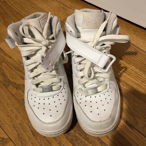 Nike Air Force 1’s Mid - Picture 3 of 6